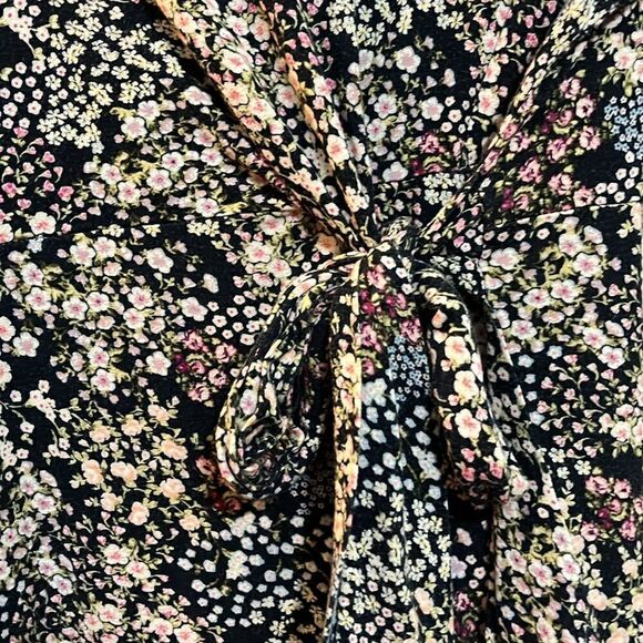 Kohl’s a:glow maternity floral side tie blouse - Picture 2 of 4